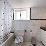 アパート 2br House In With Stunning Sea View ニキアナ